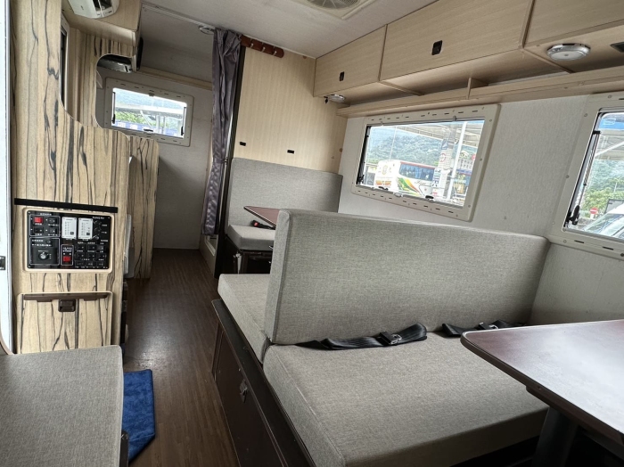 IVECO露營車-大蝸牛通舖