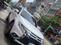 三菱OUTLANDER